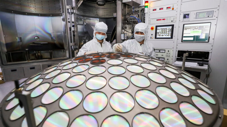 Китай запустил первую линию по выпуску 2D-полупроводников без EUV-литографии