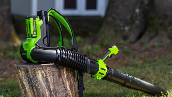 Greenworks представила ранцевую воздуходувку GD40BPG2 со скоростью потока до 282 км/ч 1 Greenworks представила ранцевую воздуходувку GD40BPG2 со скоростью потока до 282 км/ч
