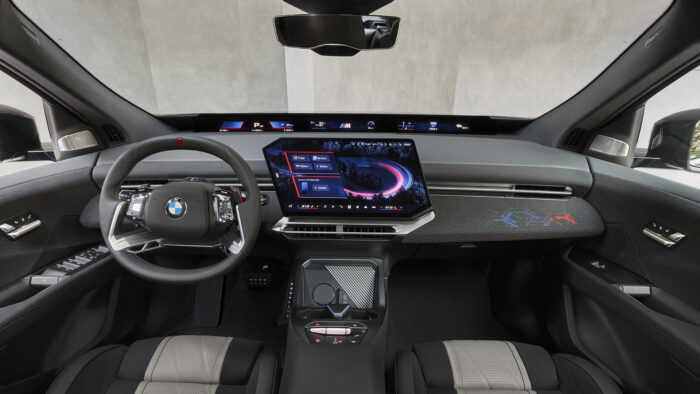 BMW представила iX3 M60 xDrive: 612 л.с., разгон до сотни за 3,9 секунды и запас хода 755 км