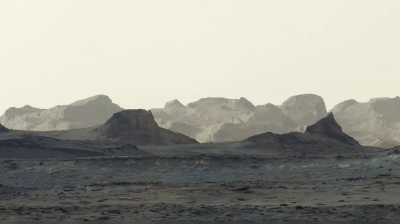 NASA показало марсианский рассвет: Curiosity снял горные хребты на склонах горы Шарп